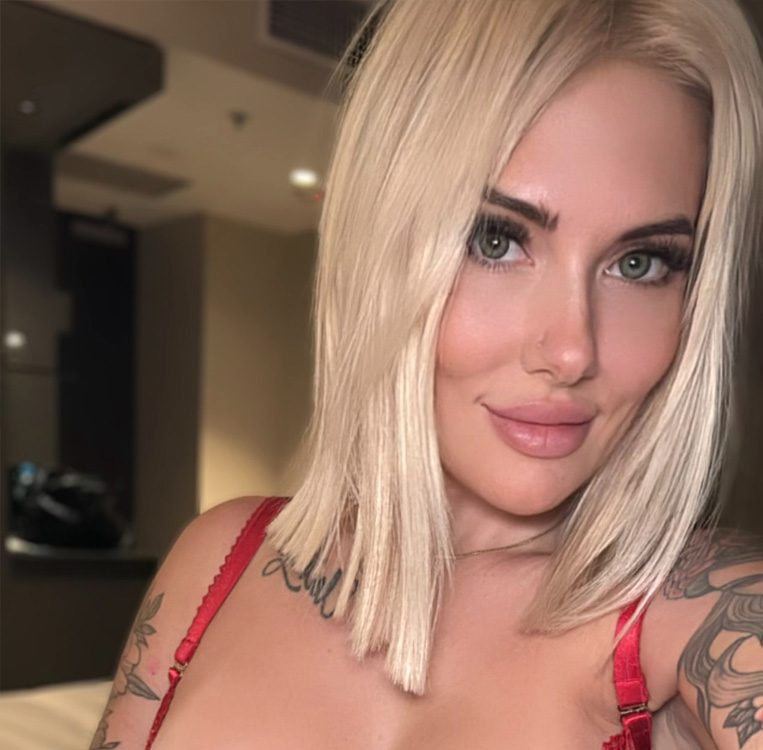 Carly Electric AAIA 2024 Winner Alpha Female Industry Leader, Best Female Entrepreneur, Best Touring Escort